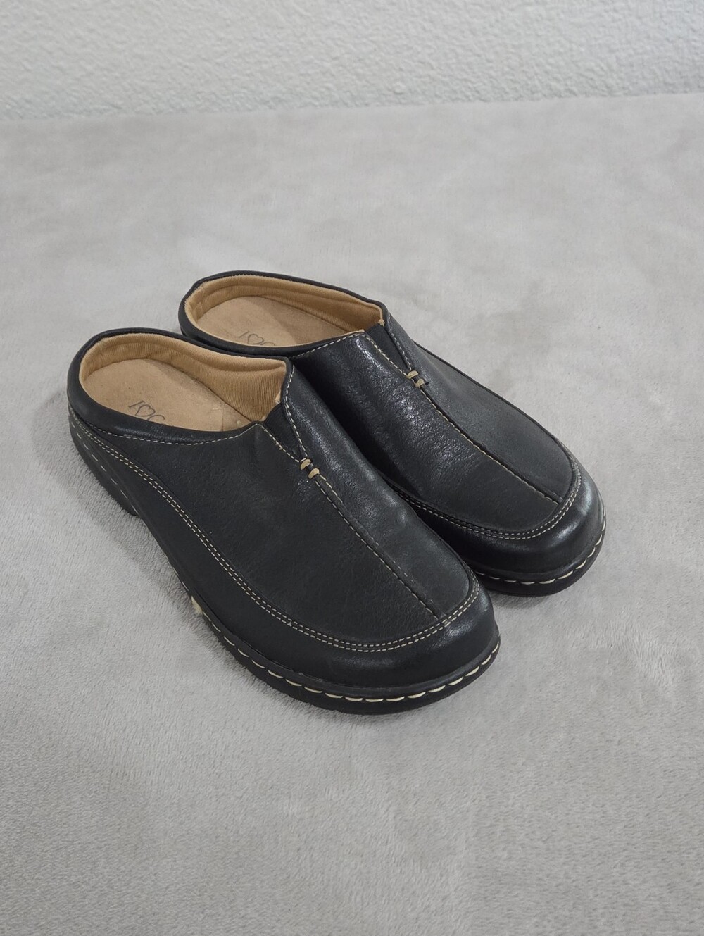 I ❤️ Comfort Black Leather Womens Clogs